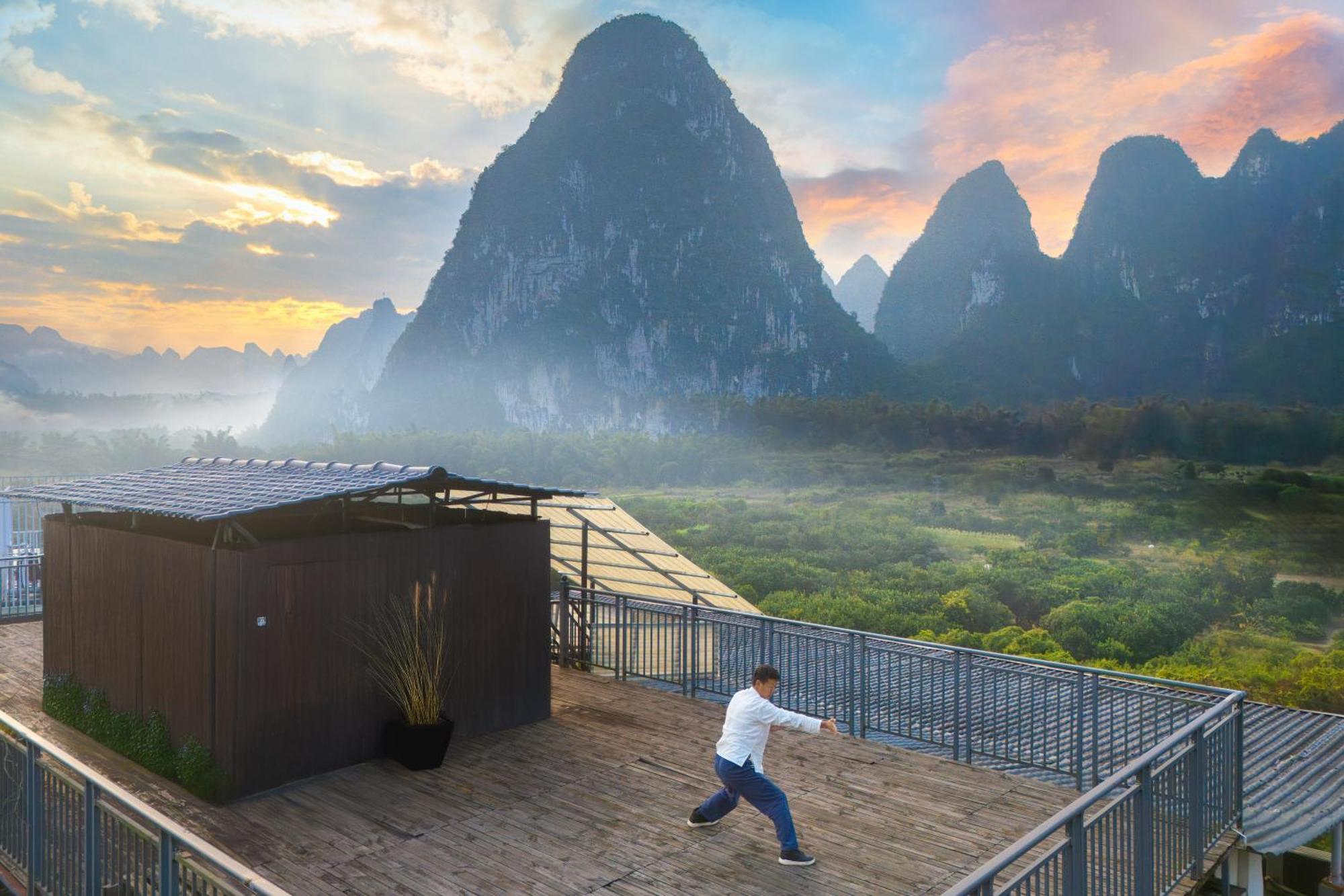 Leisure Courtyard Hotel Yangshuo-Free Shuttle Bus To Yangshuo Station Stay 2 Nights One Way Exterior photo