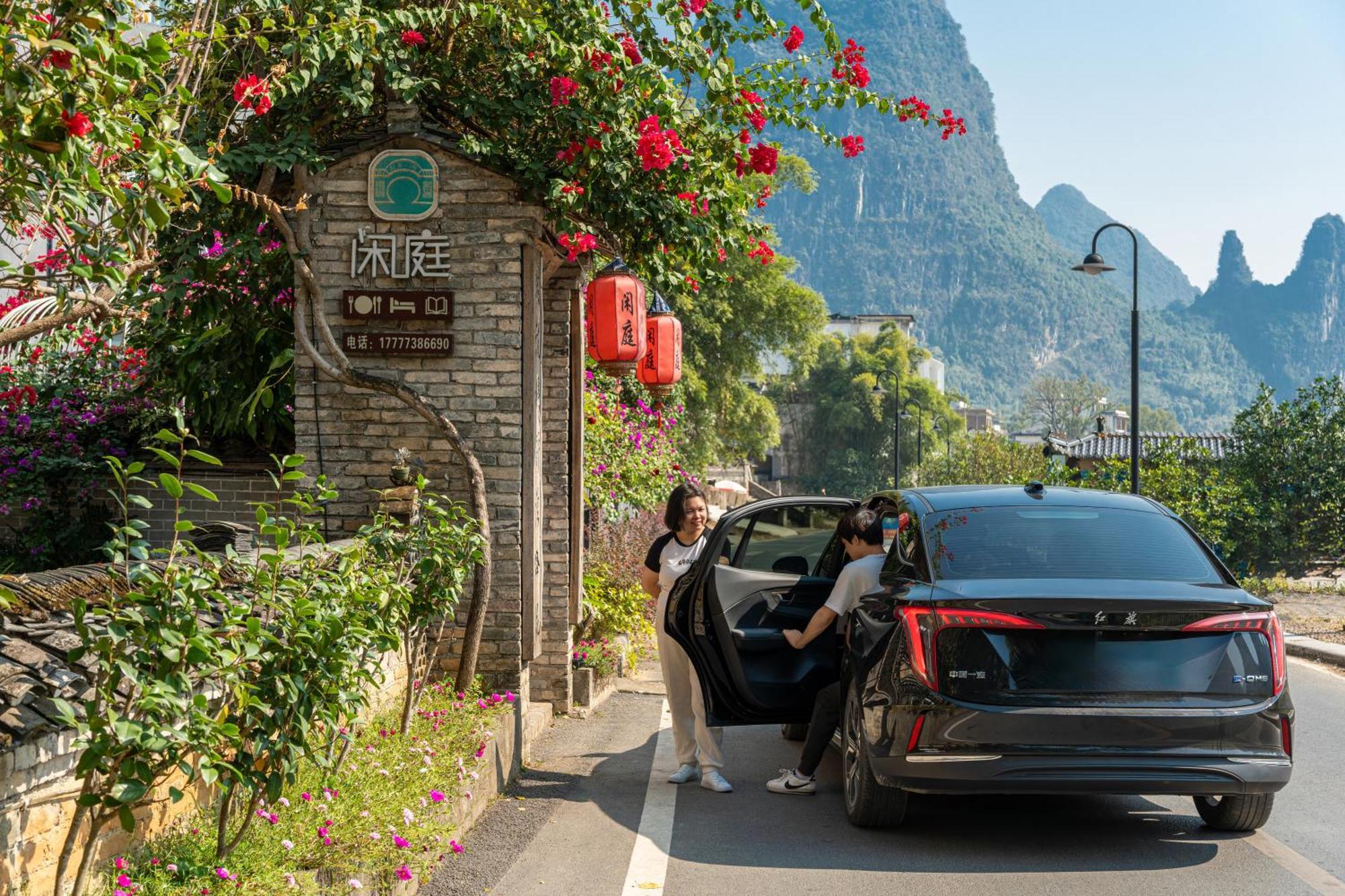 Leisure Courtyard Hotel Yangshuo-Free Shuttle Bus To Yangshuo Station Stay 2 Nights One Way Exterior photo